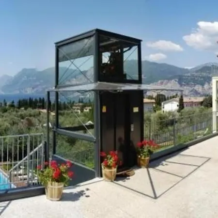 Apartment Zweizimmerwohnung Mit Teilweisem Seeblick Malcesine