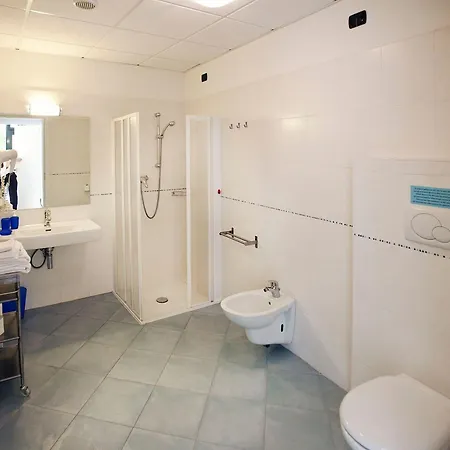 Zweizimmerwohnung Mit Teilweisem Seeblick *