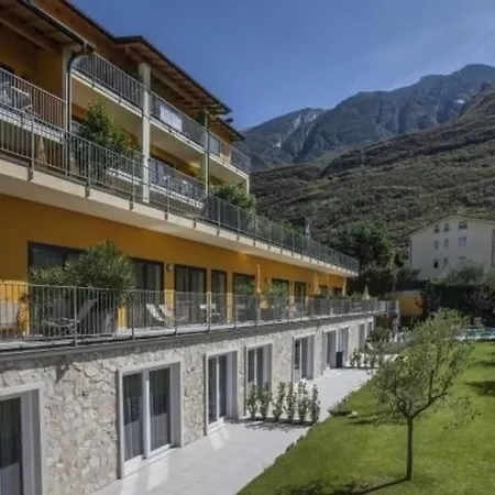 Zweizimmerwohnung Mit Teilweisem Seeblick * 말세진느